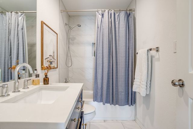 824 Springbrook Drive, Fort Worth, TX 76107