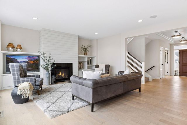 7500 Walnut Grove Lane N, Maple Grove, MN 55311