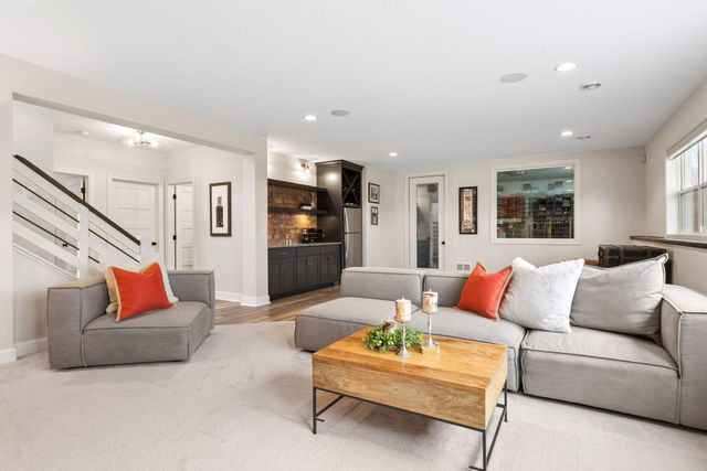 7500 Walnut Grove Lane N, Maple Grove, MN 55311