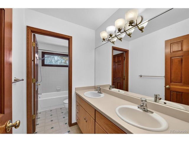 4 Oakmont Ln, Littleton, CO 80127