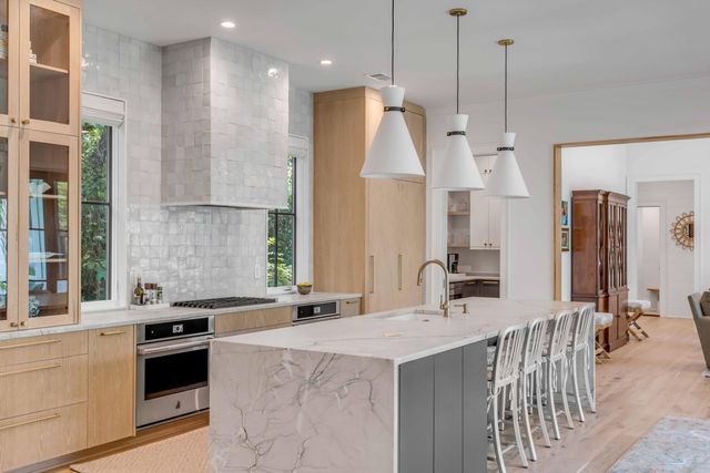 19 Mobile Street, Mount Pleasant, SC 29464