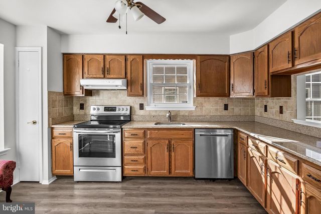 23 EMORY LN, Mount Laurel, NJ 08054