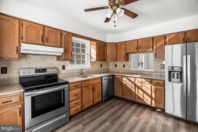 23 EMORY LN, Mount Laurel, NJ 08054