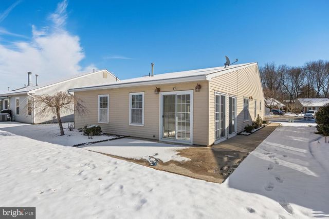 23 EMORY LN, Mount Laurel, NJ 08054