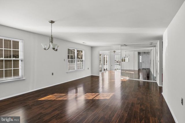 23 EMORY LN, Mount Laurel, NJ 08054