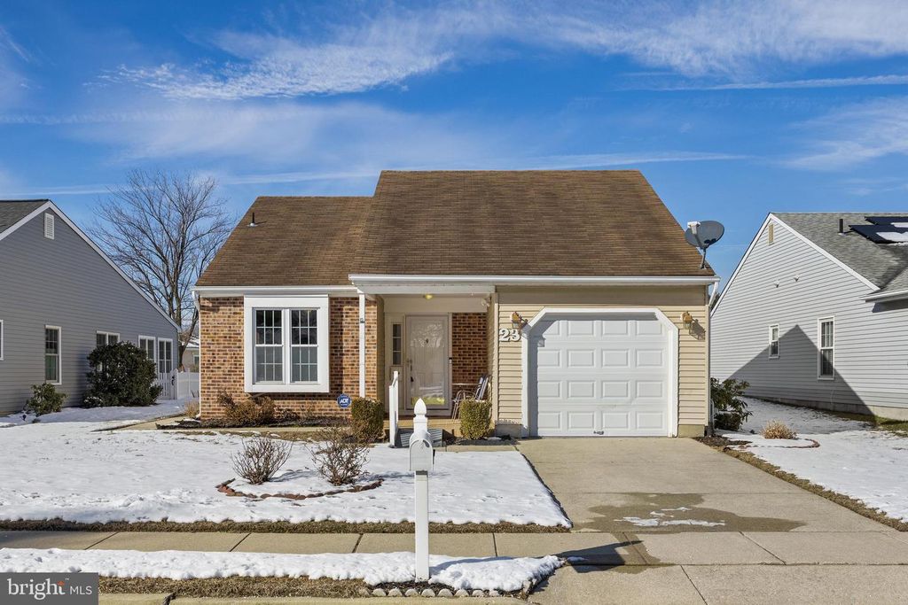 23 EMORY LN, Mount Laurel, NJ 08054