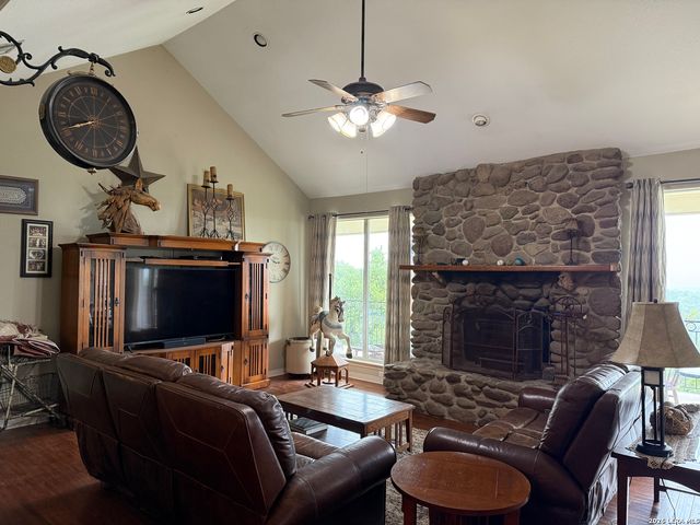 26302 QUAIL GROVE LN, Boerne, TX 78006
