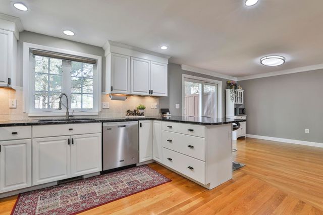 3 Katie Lane, Nashua, NH 03062