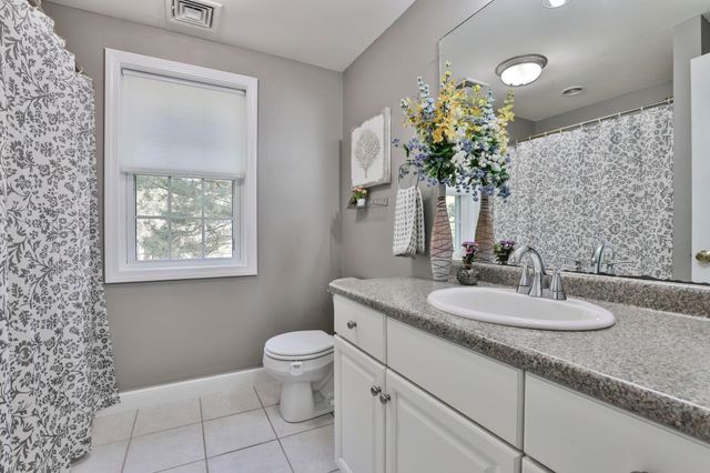 3 Katie Lane, Nashua, NH 03062