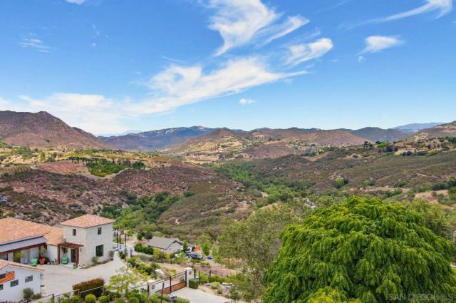 1550 Knoll Park Lane, Fallbrook, CA 92028