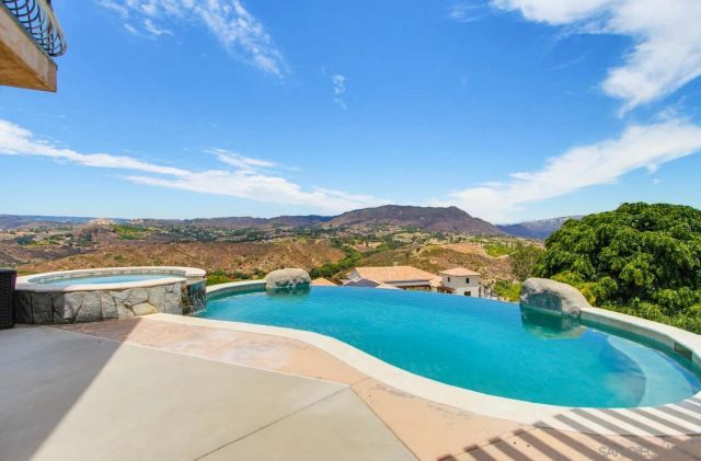 1550 Knoll Park Lane, Fallbrook, CA 92028