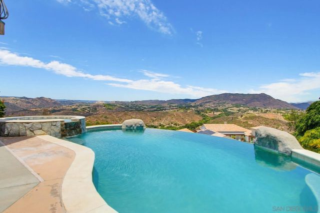 1550 Knoll Park Lane, Fallbrook, CA 92028