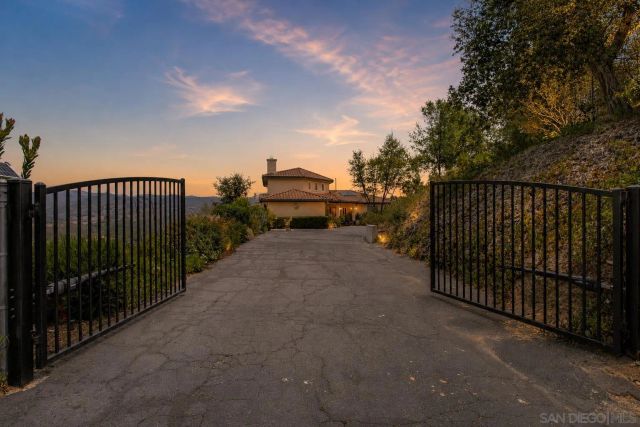1550 Knoll Park Lane, Fallbrook, CA 92028