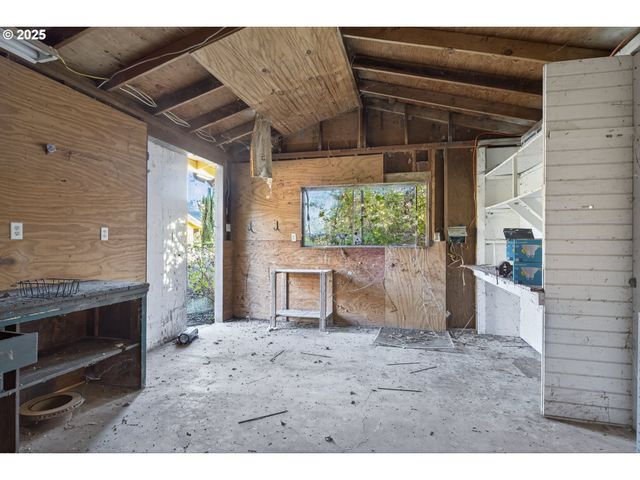 312 BRYANT Ln, Roseburg, OR 97471