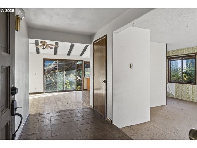 312 BRYANT Ln, Roseburg, OR 97471