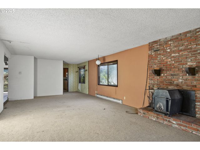 312 BRYANT Ln, Roseburg, OR 97471