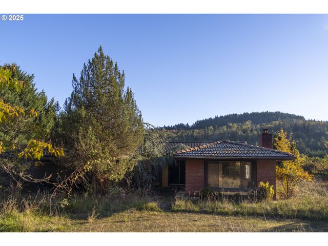 312 BRYANT Ln, Roseburg, OR 97471