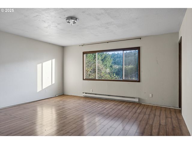 312 BRYANT Ln, Roseburg, OR 97471