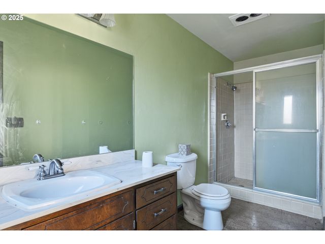 312 BRYANT Ln, Roseburg, OR 97471