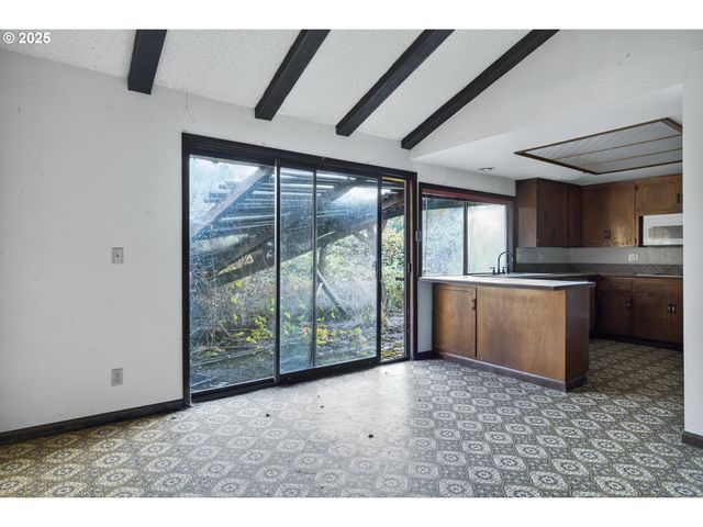 312 BRYANT Ln, Roseburg, OR 97471