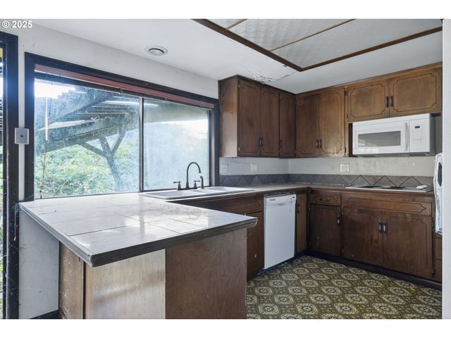 312 BRYANT Ln, Roseburg, OR 97471