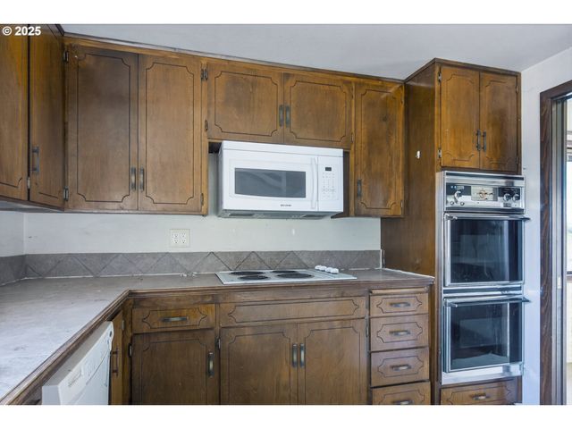 312 BRYANT Ln, Roseburg, OR 97471