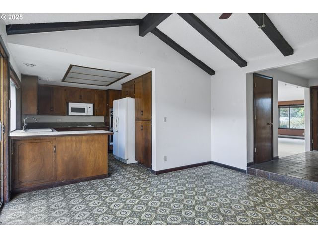 312 BRYANT Ln, Roseburg, OR 97471