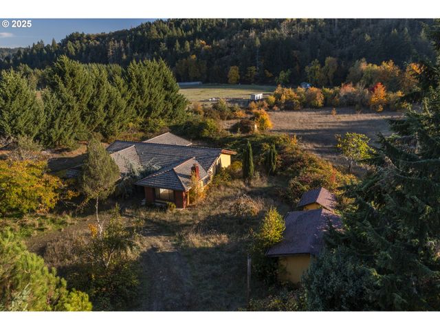 312 BRYANT Ln, Roseburg, OR 97471