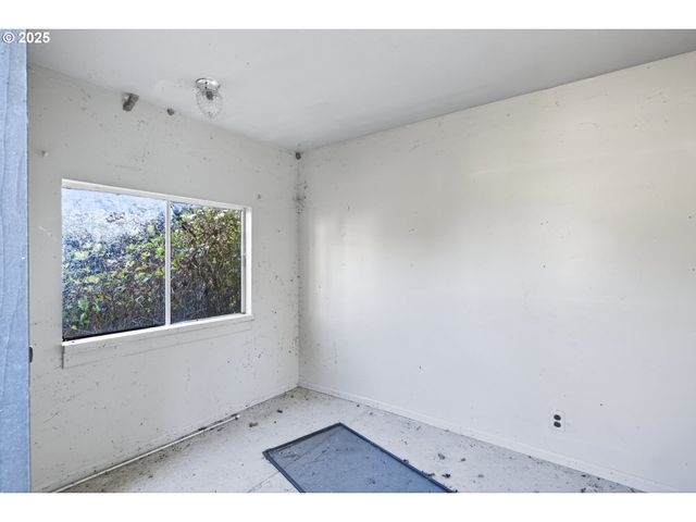 312 BRYANT Ln, Roseburg, OR 97471