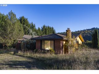 312 BRYANT Ln, Roseburg, OR 97471