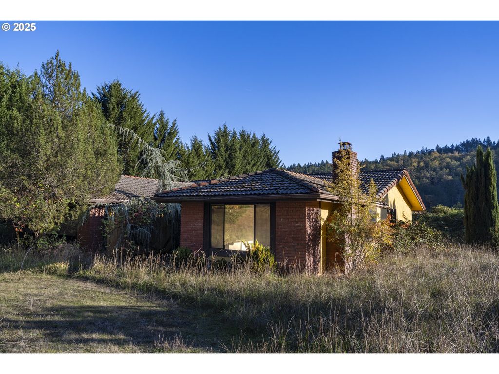 312 BRYANT Ln, Roseburg, OR 97471