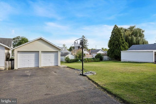 110 CEDAR AVE, Willow Grove, PA 19090