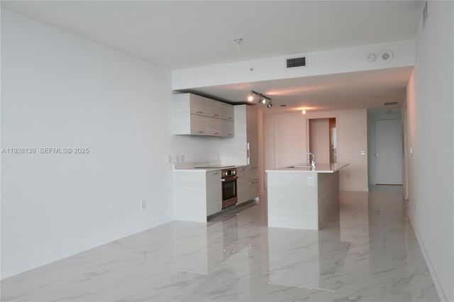 650 NE 32 1703, Miami, FL 33137