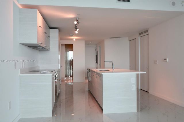 650 NE 32 1703, Miami, FL 33137