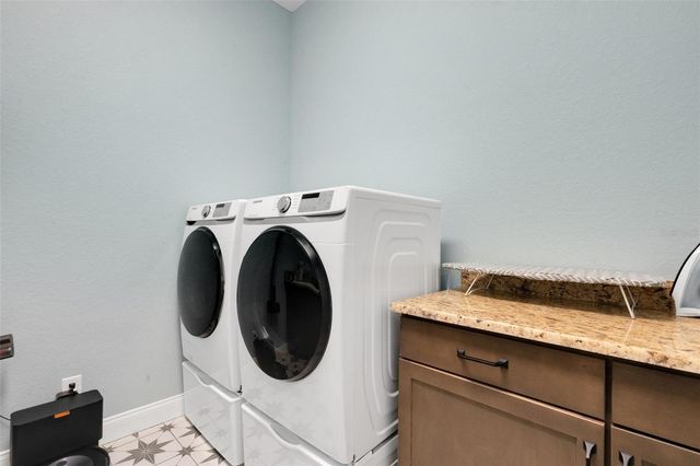 1 BROGDEN COURT SE, Winter Haven, FL 33880