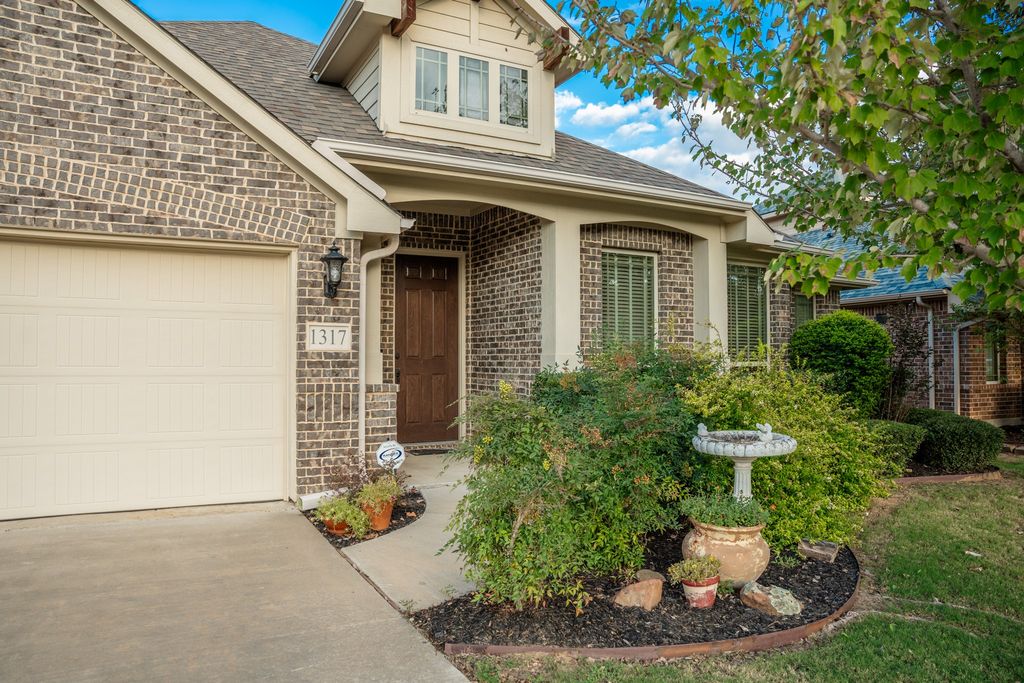 1317 Monticello Drive, Burleson, TX 76028 — photo 3