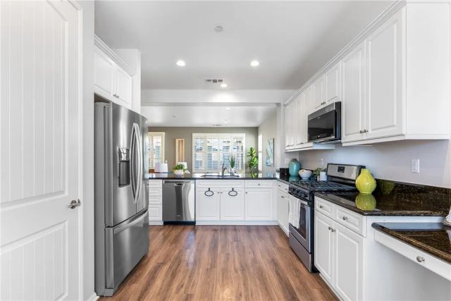 11614 Cascade Street, Apple Valley, CA 92308