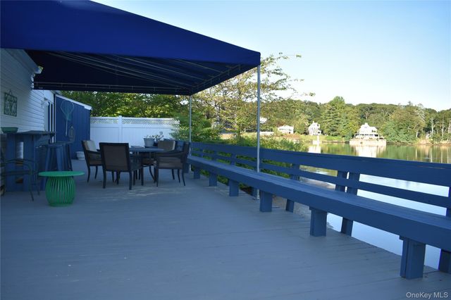 100 Centershore Road, Centerport, NY 11721