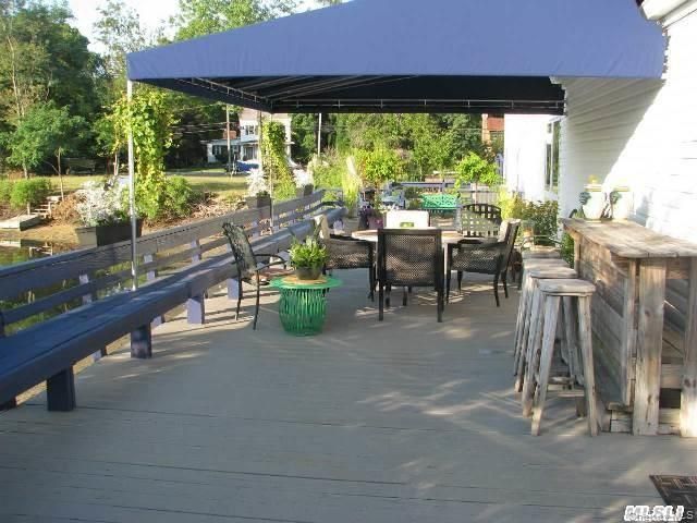 100 Centershore Road, Centerport, NY 11721