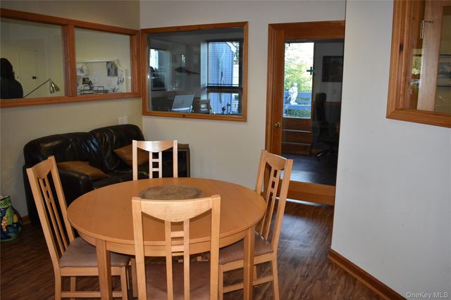 100 Centershore Road, Centerport, NY 11721