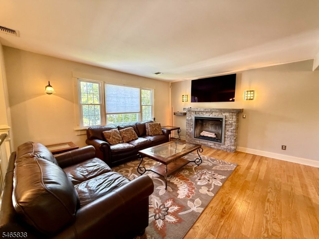 15 Hazel St, Lincoln Park Boro, NJ 07035 — photo 2