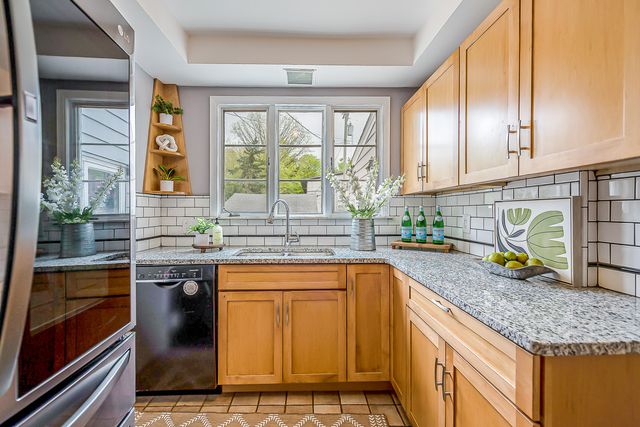 1425 E Park Place, Ann Arbor, MI 48104