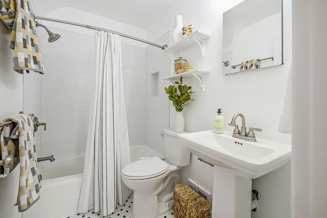 1425 E Park Place, Ann Arbor, MI 48104