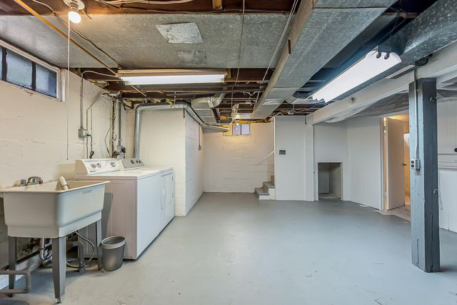 1425 E Park Place, Ann Arbor, MI 48104