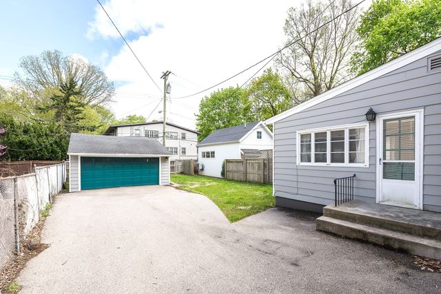1425 E Park Place, Ann Arbor, MI 48104