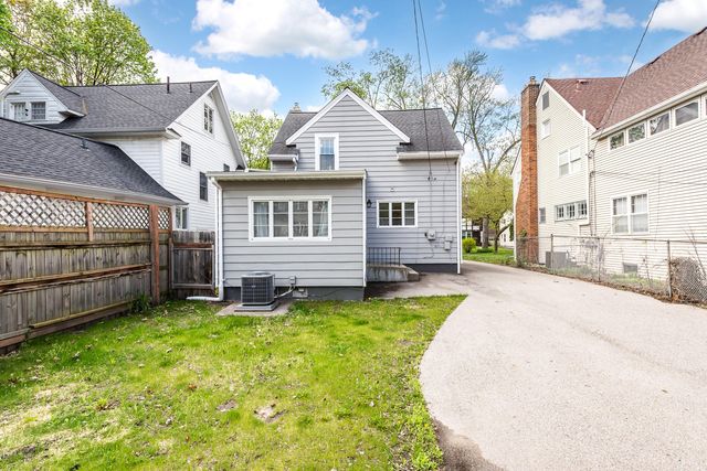 1425 E Park Place, Ann Arbor, MI 48104