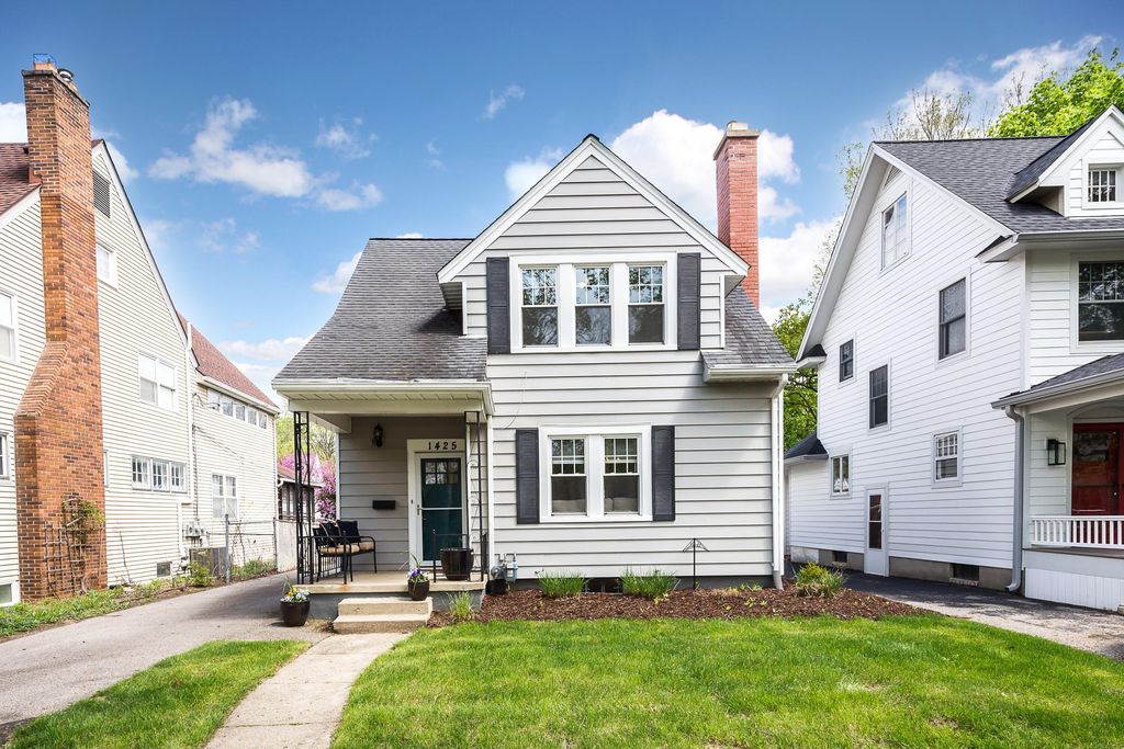 1425 E Park Place, Ann Arbor, MI 48104