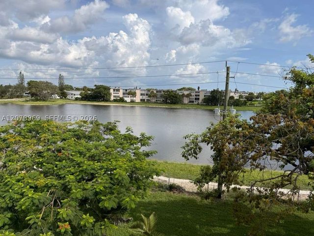 425 Southampton B 425, West Palm Beach, FL 33417