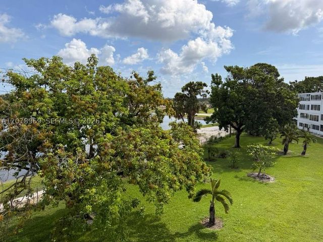 425 Southampton B 425, West Palm Beach, FL 33417