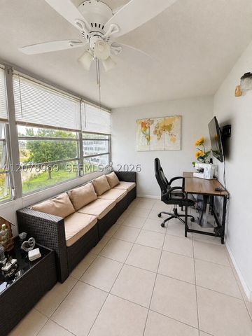 425 Southampton B 425, West Palm Beach, FL 33417